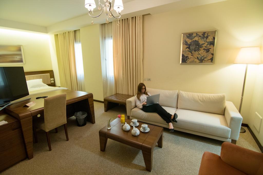 Boutique Kotoni 4* Tirana