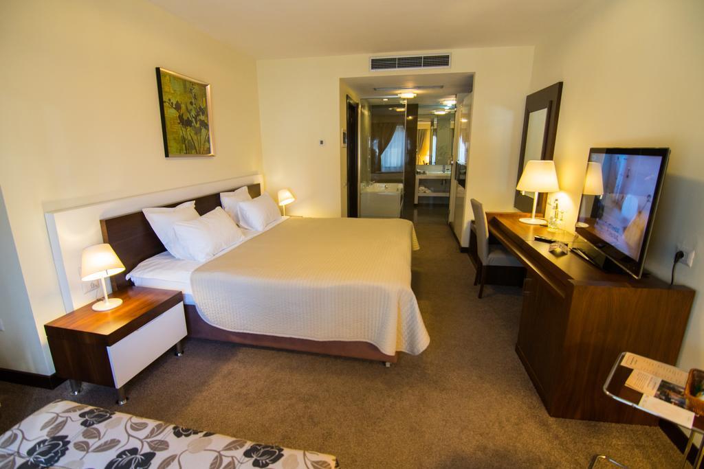Boutique Kotoni 4* Tirana
