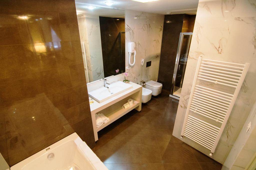 Boutique Kotoni 4* Tirana
